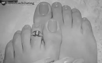 Fußfetisch Session für geile Fußlecker Biete reale Fußfetisch Session in Bayern.