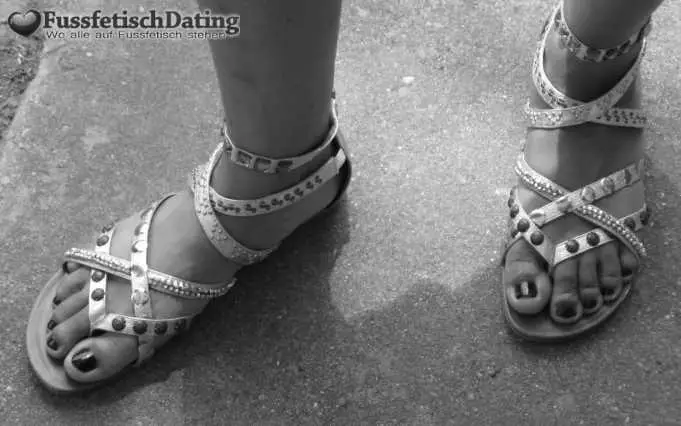 Dating für Fußfetischist in Ostdeutschland