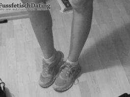 Ich verkaufe getragene Turnschuhe die ich barfuß getragen habe.