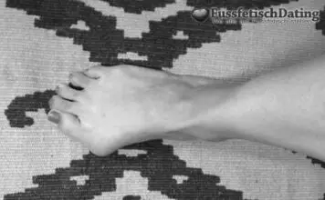 Hallux valgus – Mein sexy Hammerzeh Habe hallux valgus, wer lutscht an meinem Hammerzeh?