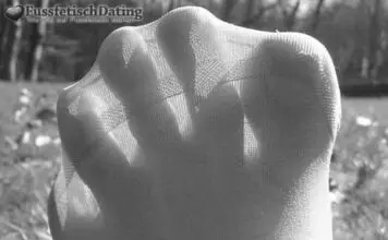 Sommerfüße in hauchdünnen Nylons Ich hab echt voll die Sommerfüße.