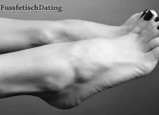 Mädchenfüße sehnen sich nach Liebe Findest Du Mädchenfüße sexy?